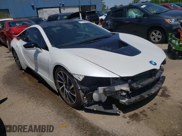 ✅ 2016 BMW i8 • VIN: WBY2Z2C53GV675600 • Lot: 51118821. Wystawiony na Copart z przebiegiem 2 470 mil. Bezpłatny archiwum sprzedaży aukcyjnych z USA i szczegółowy raport historii pojazdu na DreamBid. Zdjęcie 1.