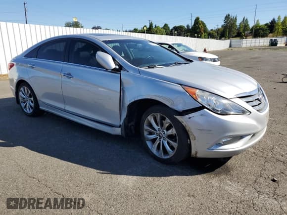 ✅ 2011 Hyundai Sonata SE • VIN: 5NPEC4AC8BH114833 • Lot: 72026184. Listed on Copart with 124,963 mi. Free auction sales archive from the USA and detailed vehicle history report at DreamBid. Image 4.