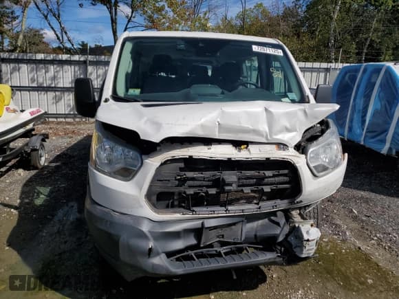 ✅ 2017 Ford Transit XL • VIN: 1FBZX2ZM5HKA55875 • Lot: 72071125. Wystawiony na Copart z przebiegiem 262 182 mil. Bezpłatny archiwum sprzedaży aukcyjnych z USA i szczegółowy raport historii pojazdu na DreamBid. Zdjęcie 5.