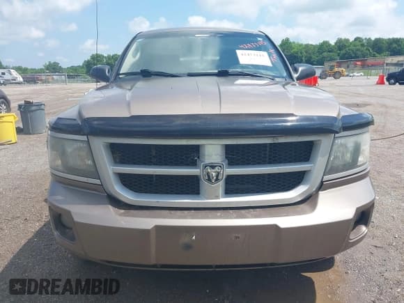 ✅ 2010 Dodge Dakota Bighorn/Lonestar • VIN: 1D7CW3GK3AS130838 • Lot: 42473115. Wystawiony na IAAI z przebiegiem 205 215 mil. Bezpłatny archiwum sprzedaży aukcyjnych z USA i szczegółowy raport historii pojazdu na DreamBid. Zdjęcie 12.