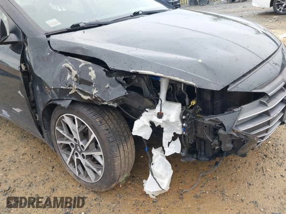 ✅ 2020 Hyundai Elantra Limited • VIN: KMHD84LF2LU057469 • Lot: 42028314. Listed on IAAI with 82,177 mi. Free auction sales archive from the USA and detailed vehicle history report at DreamBid. Image 6.