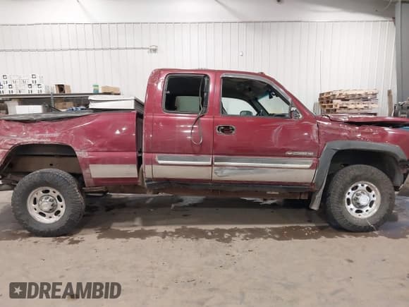 ✅ 2004 Chevrolet Silverado 2500HD LS • VIN: 1GCHK29U54E235372 • Лот: 40829714. Опубликован ранее на IAAI с пробегом 234 434 миль. Бесплатный доступ к архиву аукционных продаж из США и подробный отчёт об истории автомобиля на DreamBid. Изображение 13.