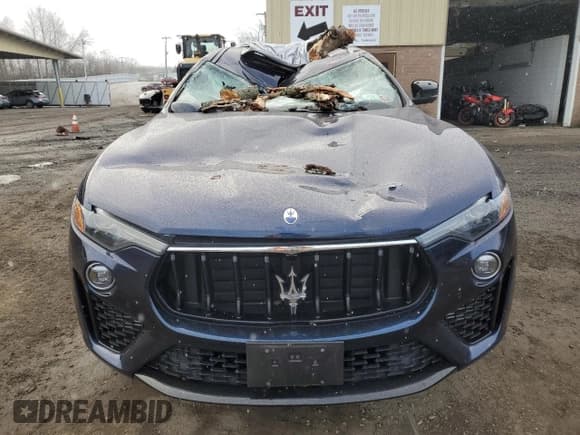 ✅ 2022 Maserati Levante Modena • VIN: ZN661YUM4NX400403 • Лот: 79116793. Опубликован ранее на Copart с пробегом Не указан. Бесплатный доступ к архиву аукционных продаж из США и подробный отчёт об истории автомобиля на DreamBid. Изображение 5.
