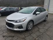 ✅ 2019 Chevrolet Cruze LS • VIN: 1G1BC5SM3K7147011 • Лот: 67678112. Опубликован ранее на Copart с пробегом 88 472 миль. Бесплатный доступ к архиву аукционных продаж из США и подробный отчёт об истории автомобиля на DreamBid. Изображение 1.