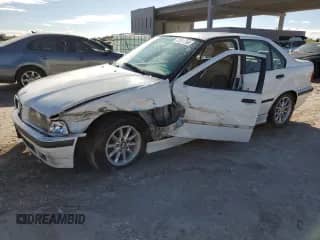 1998 BMW 3 Series 328i z VIN WBACD4322WAV64531, wystawiony jako Copart lot #47091785 z przebiegiem 394 082 mil mil oraz Szkoda całkowita • Salvage title. Historia ofert i sprzedaży dostępna na DreamBid. Obrazek 1.
