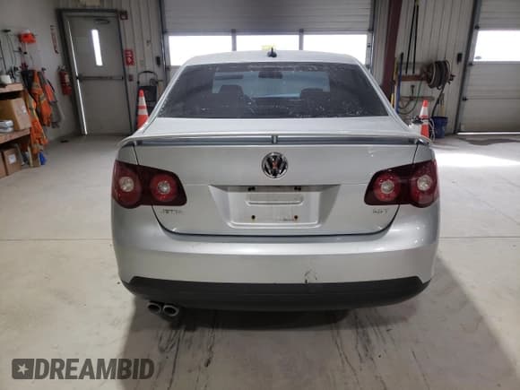 ✅ 2008 Volkswagen Jetta Wolfsburg Edition • VIN: 3VWRJ71K08M152671 • Lot: 92319435. Wystawiony na Copart z przebiegiem 216 594 mil. Bezpłatny archiwum sprzedaży aukcyjnych z USA i szczegółowy raport historii pojazdu na DreamBid. Zdjęcie 6.