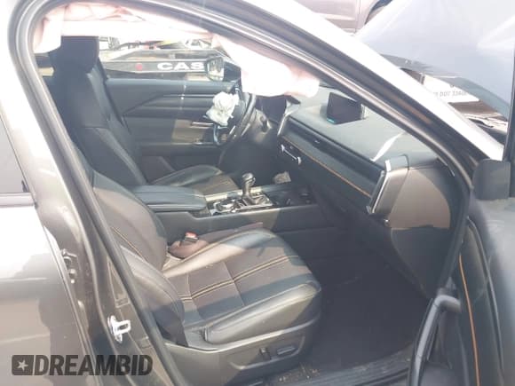 ✅ 2023 Mazda CX-50 S Premium Plus • VIN: 7MMVABEM1PN136600 • Lot: 42873101. Wystawiony na IAAI z przebiegiem 21 044 mil. Bezpłatny archiwum sprzedaży aukcyjnych z USA i szczegółowy raport historii pojazdu na DreamBid. Zdjęcie 5.