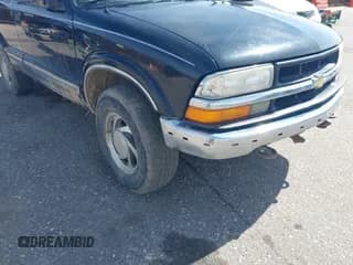 ✅ 1999 Chevrolet Blazer Trailblazer • VIN: 1GNDT13W2X2141740 • Lot: 42065136. Wystawiony na IAAI z przebiegiem 188 443 mil. Bezpłatny archiwum sprzedaży aukcyjnych z USA i szczegółowy raport historii pojazdu na DreamBid. Zdjęcie 6.