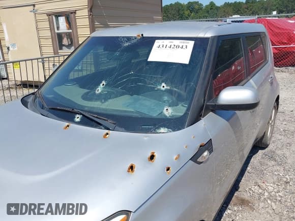 ✅ 2014 Kia Soul • VIN: KNDJN2A28E7718993 • Lot: 43142043. Listed on IAAI with 185,199 mi. Free auction sales archive from the USA and detailed vehicle history report at DreamBid. Image 6.