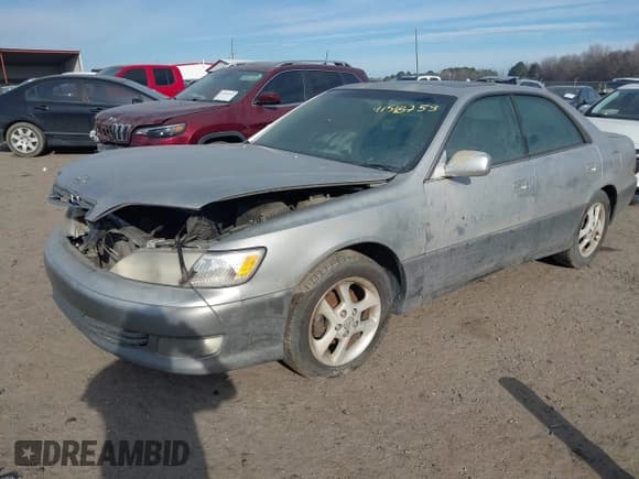 ✅ 2001 Lexus ES 300 • VIN: JT8BF28G610324465 • Лот: 41518753. Опубликован ранее на IAAI с пробегом 212 726 миль. Бесплатный доступ к архиву аукционных продаж из США и подробный отчёт об истории автомобиля на DreamBid. Изображение 2.