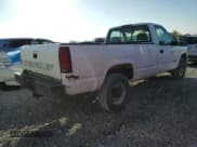 ✅ 1998 GMC Sierra 1500 • VIN: 1GTGC34F2WE503062 • Lot: 56318645. Wystawiony na Copart z przebiegiem 127 640 mil. Bezpłatny archiwum sprzedaży aukcyjnych z USA i szczegółowy raport historii pojazdu na DreamBid. Zdjęcie 3.