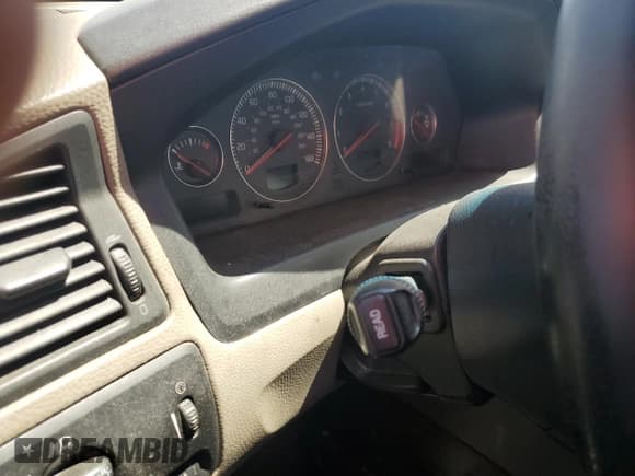 ✅ 2005 Volvo S60 • VIN: YV1RS612652426804 • Lot: 56077555. Listed on Copart with Not provided. Free auction sales archive from the USA and detailed vehicle history report at DreamBid. Image 9.