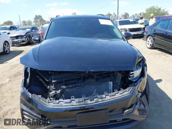 ✅ 2024 Volkswagen Tiguan S • VIN: 3VVRB7AX1RM036720 • Lot: 42750506. Listed on IAAI with 13,031 mi. Free auction sales archive from the USA and detailed vehicle history report at DreamBid. Image 12.