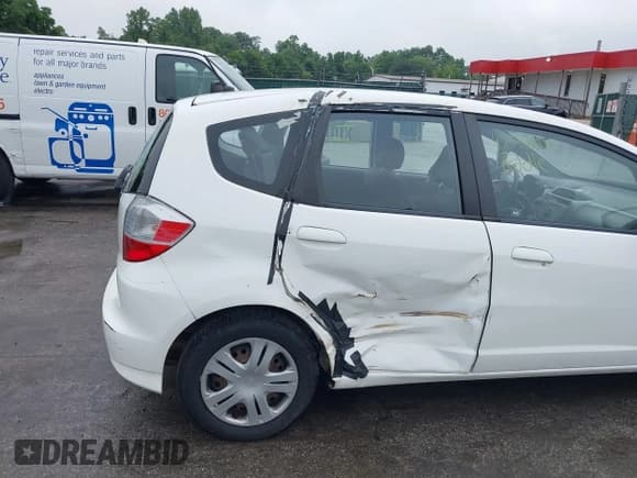 ✅ 2011 Honda Fit • VIN: JHMGE8H37BC025278 • Lot: 42532801. Wystawiony na IAAI z przebiegiem 161 178 mil. Bezpłatny archiwum sprzedaży aukcyjnych z USA i szczegółowy raport historii pojazdu na DreamBid. Zdjęcie 6.