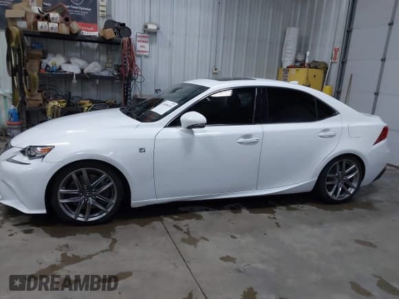 ✅ 2014 Lexus IS 350 • VIN: JTHCE1D2XE5003044 • Lot: 41005435. Wystawiony na IAAI z przebiegiem 131 817 mil. Bezpłatny archiwum sprzedaży aukcyjnych z USA i szczegółowy raport historii pojazdu na DreamBid. Zdjęcie 14.