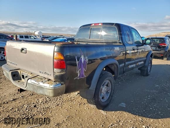 ✅ 2002 Toyota Tundra SR5 • VIN: 5TBBT44152S228952 • Lot: 95561925. Listed on Copart with 230,256 mi. Free auction sales archive from the USA and detailed vehicle history report at DreamBid. Image 3.