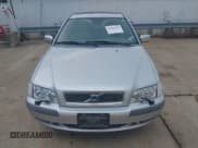 ✅ 2001 Volvo S40 • VIN: YV1VS29591F730038 • Lot: 43004954. Listed on IAAI with 113,834 mi. Free auction sales archive from the USA and detailed vehicle history report at DreamBid. Image 6.