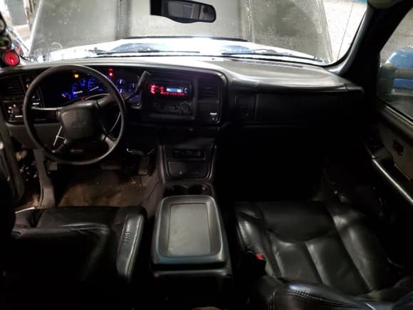 ✅ 2002 Chevrolet Silverado 2500HD LS • VIN: 1GCHK29102E189856 • Лот: 93117935. Опубликован ранее на Copart с пробегом Не указан. Бесплатный доступ к архиву аукционных продаж из США и подробный отчёт об истории автомобиля на DreamBid. Изображение 8.