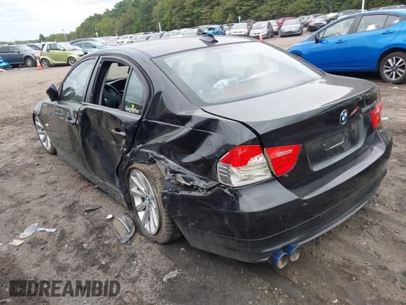 ✅ 2011 BMW 3 Series 328i xDrive • VIN: WBAPK5G57BNN79689 • Lot: 43019414. Listed on IAAI with 159,335 mi. Free auction sales archive from the USA and detailed vehicle history report at DreamBid. Image 3.