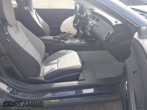 2011 Chevrolet Camaro 1LT z VIN 2G1FB1ED2B9173123, wystawiony jako IAAI lot #43338581 z przebiegiem 136 567 mil mil oraz . Historia ofert i sprzedaży dostępna na DreamBid. Obrazek 5.