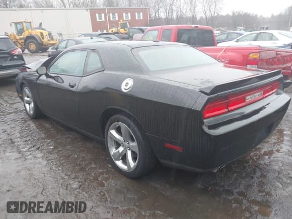 ✅ 2014 Dodge Challenger R/T Classic • VIN: 2C3CDYBT9EH294240 • Lot: 41460877. Wystawiony na IAAI z przebiegiem Nie podano. Bezpłatny archiwum sprzedaży aukcyjnych z USA i szczegółowy raport historii pojazdu na DreamBid. Zdjęcie 3.