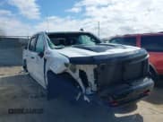 ✅ 2023 Chevrolet Silverado 1500 Custom Trail Boss • VIN: 3GCUDCED2PG362999 • Lot: 41870239. Wystawiony na IAAI z przebiegiem Nie podano. Bezpłatny archiwum sprzedaży aukcyjnych z USA i szczegółowy raport historii pojazdu na DreamBid. Zdjęcie 6.