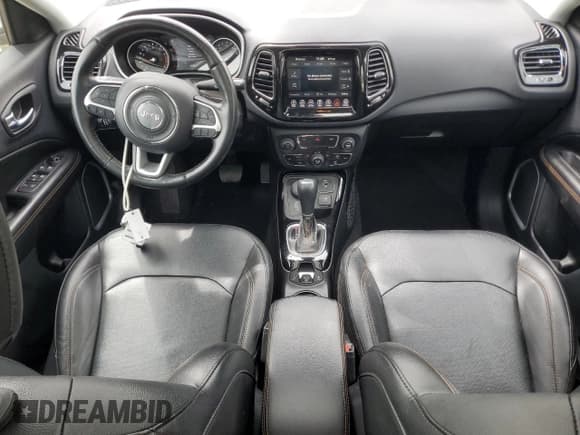 ✅ 2020 Jeep Compass High Altitude • VIN: 3C4NJDCB5LT193843 • Lot: 57392925. Wystawiony na Copart z przebiegiem 45 789 mil. Bezpłatny archiwum sprzedaży aukcyjnych z USA i szczegółowy raport historii pojazdu na DreamBid. Zdjęcie 8.