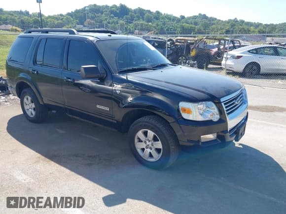 ✅ 2008 Ford Explorer XLT • VIN: 1FMEU73818UB11497 • Lot: 43121990. Wystawiony na IAAI z przebiegiem 129 934 mil. Bezpłatny archiwum sprzedaży aukcyjnych z USA i szczegółowy raport historii pojazdu na DreamBid. Zdjęcie 1.