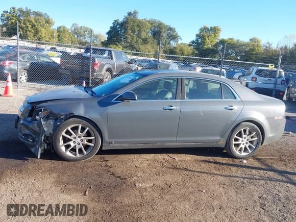 ✅ 2009 Chevrolet Malibu LTZ • VIN: 1G1ZK577X94247073 • Lot: 43518060. Listed on IAAI with 137,403 mi. Free auction sales archive from the USA and detailed vehicle history report at DreamBid. Image 15.