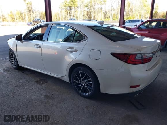 ✅ 2017 Lexus ES 350 • VIN: JTHBK1GG0H2257444 • Lot: 43612385. Listed on IAAI with 99,157 mi. Free auction sales archive from the USA and detailed vehicle history report at DreamBid. Image 3.