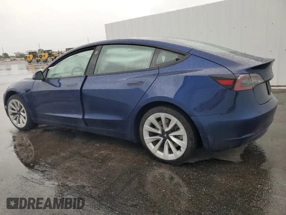 ✅ 2022 Tesla Model 3 • VIN: 5YJ3E1EAXNF190873 • Lot: 59681145. Wystawiony na Copart z przebiegiem Nie podano. Bezpłatny archiwum sprzedaży aukcyjnych z USA i szczegółowy raport historii pojazdu na DreamBid. Zdjęcie 2.