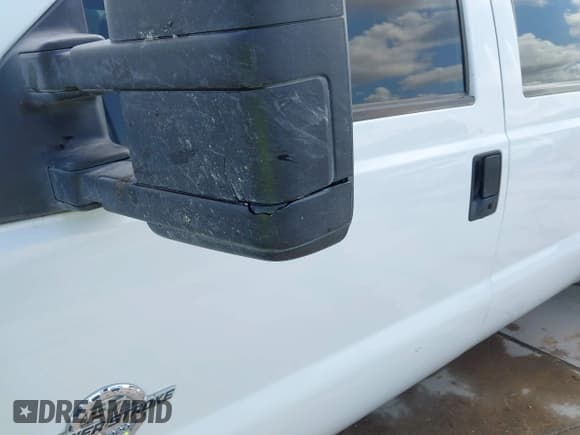 ✅ 2014 Ford F-250 XL • VIN: 1FT7W2AT4EEB17771 • Лот: 42914914. Опубликован ранее на IAAI с пробегом 294 839 миль. Бесплатный доступ к архиву аукционных продаж из США и подробный отчёт об истории автомобиля на DreamBid. Изображение 16.