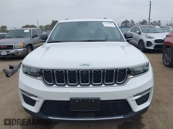 ✅ 2022 Jeep Grand Cherokee • VIN: 1C4RJYB67N8761928 • Lot: 42248811. Listed on IAAI with 28,831 mi. Free auction sales archive from the USA and detailed vehicle history report at DreamBid. Image 12.