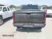 2023 Ram 1500 Limited z VIN 1C6SRFHTXPN542839, wystawiony jako IAAI lot #43299999 z przebiegiem 29 442 mil mil oraz . Historia ofert i sprzedaży dostępna na DreamBid. Obrazek 17.