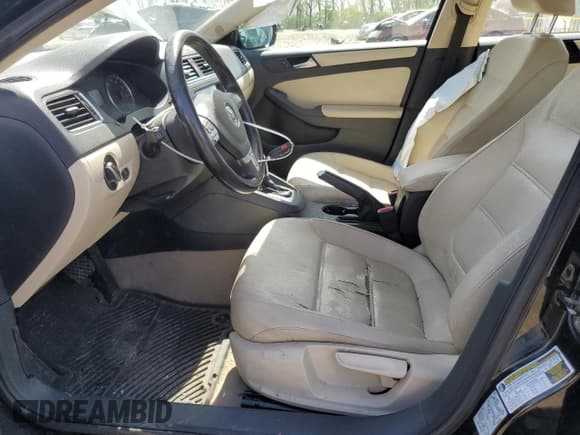 ✅ 2012 Volkswagen Jetta SE • VIN: 3VWDP7AJ2CM115615 • Lot: 51988225. Wystawiony na Copart z przebiegiem 130 110 mil. Bezpłatny archiwum sprzedaży aukcyjnych z USA i szczegółowy raport historii pojazdu na DreamBid. Zdjęcie 7.