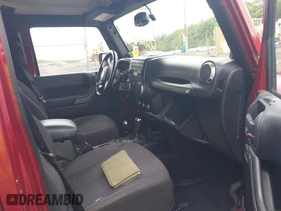 ✅ 2013 Jeep Wrangler Unlimited Sport • VIN: 1C4HJWDG7DL516077 • Лот: 42521985. Опубликован ранее на IAAI с пробегом 169 299 миль. Бесплатный доступ к архиву аукционных продаж из США и подробный отчёт об истории автомобиля на DreamBid. Изображение 5.