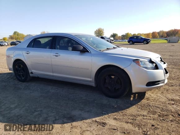 ✅ 2012 Chevrolet Malibu 1LS • VIN: 1G1ZB5E09CF225499 • Lot: 77012314. Wystawiony na Copart z przebiegiem 214 150 mil. Bezpłatny archiwum sprzedaży aukcyjnych z USA i szczegółowy raport historii pojazdu na DreamBid. Zdjęcie 4.