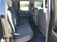 ✅ 2019 Chevrolet Silverado 1500 Custom • VIN: 1GCRYBEH3KZ361893 • Lot: 71166855. Wystawiony na Copart z przebiegiem Nie podano. Bezpłatny archiwum sprzedaży aukcyjnych z USA i szczegółowy raport historii pojazdu na DreamBid. Zdjęcie 10.