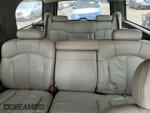 ✅ 2000 Chevrolet Suburban LS • VIN: 3GNFK16T7YG152531 • Лот: 68142055. Опубликован ранее на Copart с пробегом 114 636 миль. Бесплатный доступ к архиву аукционных продаж из США и подробный отчёт об истории автомобиля на DreamBid. Изображение 10.