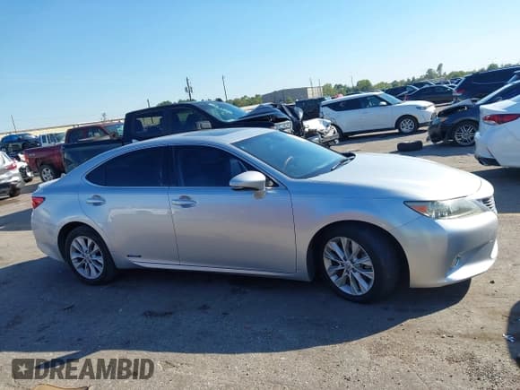 ✅ 2014 Lexus ES 300h • VIN: JTHBW1GG0E2039617 • Lot: 43604173. Wystawiony na IAAI z przebiegiem 173 759 mil. Bezpłatny archiwum sprzedaży aukcyjnych z USA i szczegółowy raport historii pojazdu na DreamBid. Zdjęcie 13.