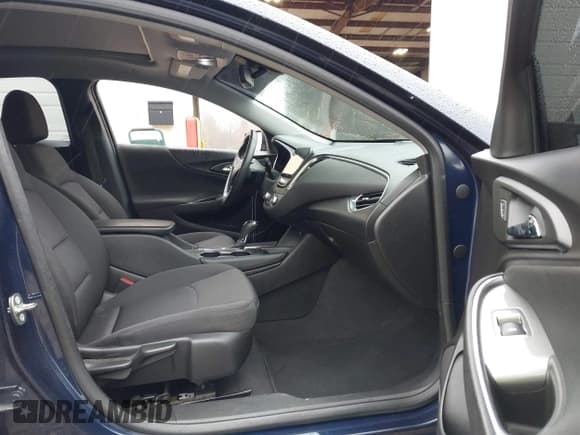 ✅ 2018 Chevrolet Malibu LT • VIN: 1G1ZD5ST1JF145880 • Lot: 43741252. Listed on IAAI with 148,138 mi. Free auction sales archive from the USA and detailed vehicle history report at DreamBid. Image 5.