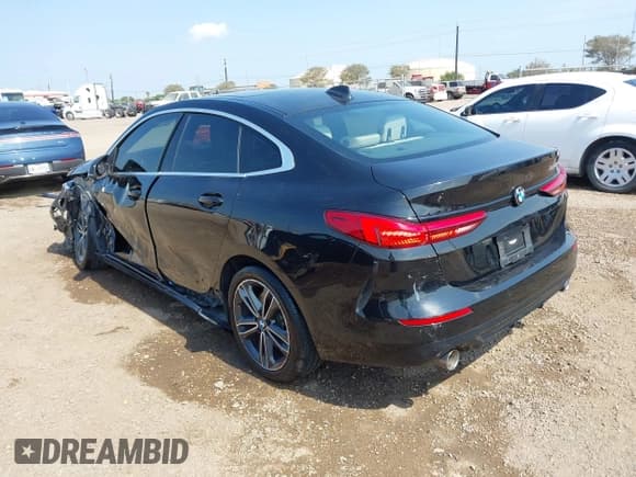 ✅ 2022 BMW 2 Series 228i • VIN: WBA53AK0XN7K83440 • Lot: 42322413. Wystawiony na IAAI z przebiegiem 44 854 mil. Bezpłatny archiwum sprzedaży aukcyjnych z USA i szczegółowy raport historii pojazdu na DreamBid. Zdjęcie 3.