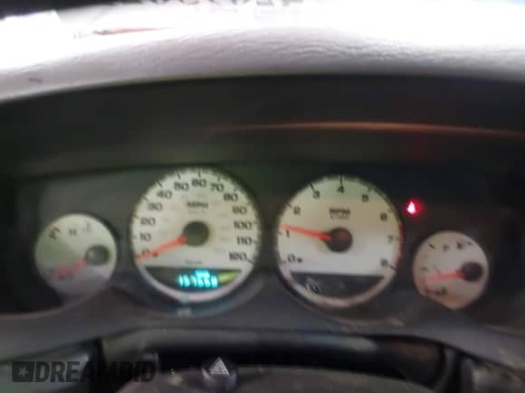 2005 Dodge Neon SXT z VIN 1B3ES56CX5D287430, wystawiony jako IAAI lot #42093022 z przebiegiem 157 668 mil mil oraz . Historia ofert i sprzedaży dostępna na DreamBid. Obrazek 15.