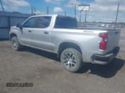 ✅ 2019 Chevrolet Silverado 1500 Custom Trail Boss • VIN: 3GCPYCEF3KG126700 • Lot: 42160575. Wystawiony na IAAI z przebiegiem 116 815 mil. Bezpłatny archiwum sprzedaży aukcyjnych z USA i szczegółowy raport historii pojazdu na DreamBid. Zdjęcie 3.