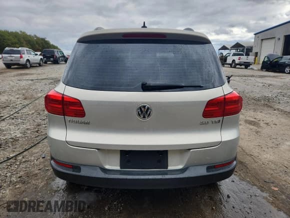 ✅ 2015 Volkswagen Tiguan S • VIN: WVGAV7AX6FW593469 • Lot: 90847545. Wystawiony na Copart z przebiegiem 132 662 mil. Bezpłatny archiwum sprzedaży aukcyjnych z USA i szczegółowy raport historii pojazdu na DreamBid. Zdjęcie 6.