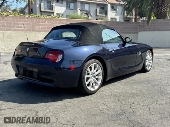 ✅ 2007 BMW Z4 3.0i • VIN: 4USBU33537LW73163 • Lot: 85317725. Wystawiony na Copart z przebiegiem 57 200 mil. Bezpłatny archiwum sprzedaży aukcyjnych z USA i szczegółowy raport historii pojazdu na DreamBid. Zdjęcie 4.