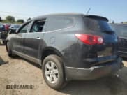 ✅ 2011 Chevrolet Traverse 1LT • VIN: 1GNKRGED2BJ385147 • Lot: 70692654. Wystawiony na Copart z przebiegiem Nie podano. Bezpłatny archiwum sprzedaży aukcyjnych z USA i szczegółowy raport historii pojazdu na DreamBid. Zdjęcie 2.