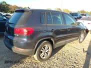 ✅ 2012 Volkswagen Tiguan S • VIN: WVGAV7AX8CW607335 • Lot: 43641053. Wystawiony na IAAI z przebiegiem 127 340 mil. Bezpłatny archiwum sprzedaży aukcyjnych z USA i szczegółowy raport historii pojazdu na DreamBid. Zdjęcie 4.