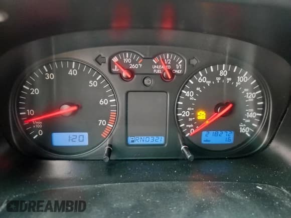 ✅ 2002 Volkswagen EuroVan GLS • VIN: WV2KB47042H008513 • Lot: 83827755. Listed on Copart with 218,272 mi. Free auction sales archive from the USA and detailed vehicle history report at DreamBid. Image 9.