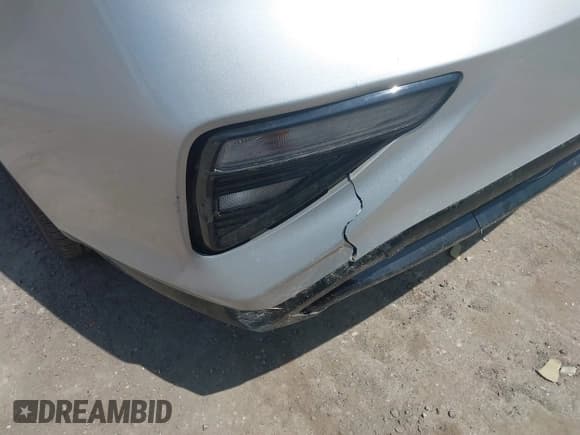 ✅ 2019 Kia Forte LXS • VIN: 3KPF24AD1KE086328 • Lot: 42144973. Wystawiony na IAAI z przebiegiem 43 541 mil. Bezpłatny archiwum sprzedaży aukcyjnych z USA i szczegółowy raport historii pojazdu na DreamBid. Zdjęcie 17.